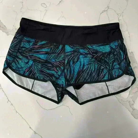 Lululemon Speed Short Palm Lace Tofino Teal Multi / Black
Size 8 - Picture 6 of 14